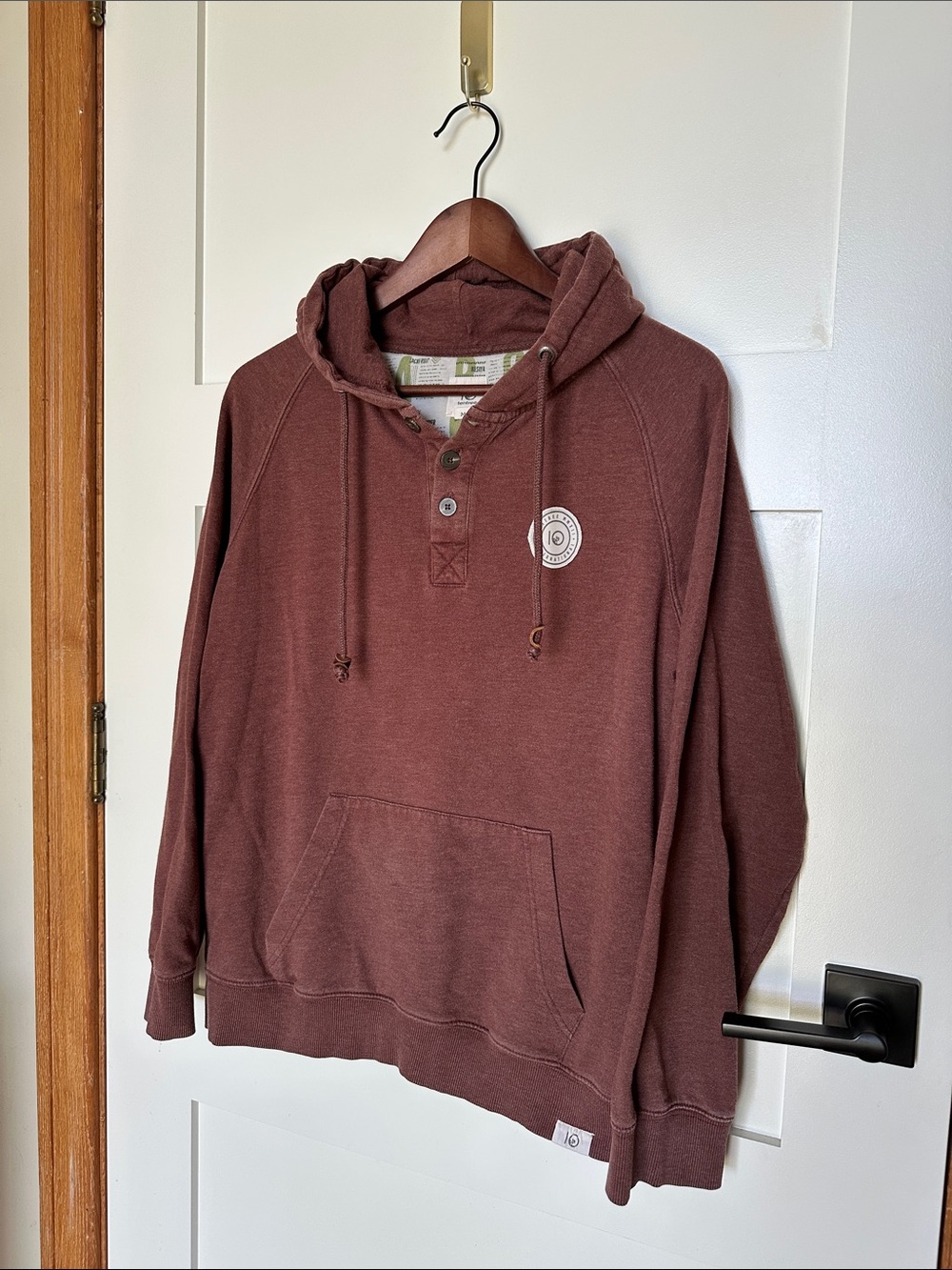tentree Men's Hooded Henley Sweatshirt in Deep Brown